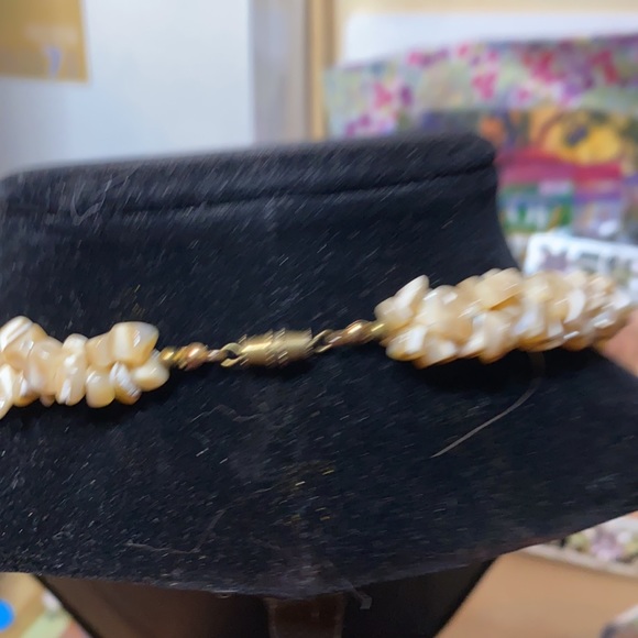 🐚 Shell Necklace - Picture 5 of 6